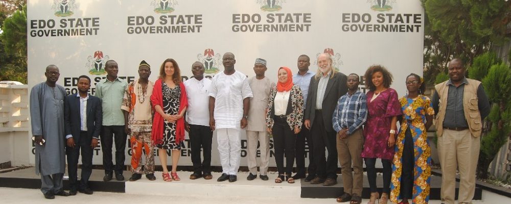 Gen members with Edo state gov